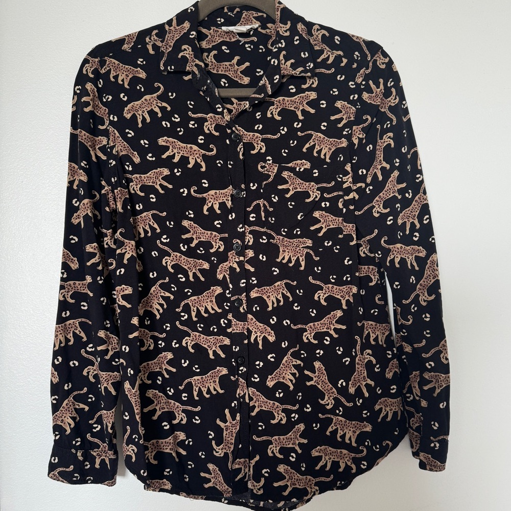 beach lunch lounge Cheetah print top